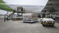 Kedatangan dukungan tahap pertama alkes dari Pemerintah Kota New York, Amerika Serikat ini berupa ventilator beserta aksesoris berjumlah 176 unit.