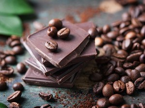 Kopi vs Cokelat, Mana yang Lebih Sehat Dikonsumsi?
