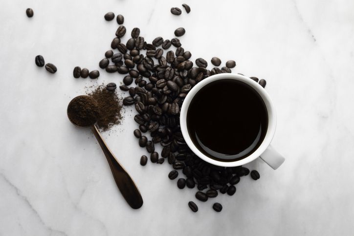 Kopi vs Cokelat, dua minuman dengan beragam manfaat kesehatan. Mana yang lebih sehat?