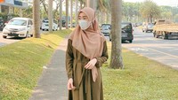 Kabarnya kini sudah lebihd ari 159 pria mengajaknya untuk menikah. Foto: @larissachou/ Instagram