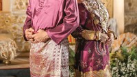 Saat menikah secara negara Rizky Billar memberikan mahar senilai Rp 1 miliar untuk Lesti Kejora pada 19 Agustus 2021. Dok. Instagram @aldiphoto