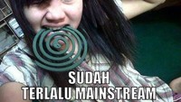Bosan ikut lomba makan kerupuk? Coba makan yang lain, tapi jangan makan obat nyamuk juga dong. Bukan kenyang, yang ada malah sakit perut. Foto: sbm images
