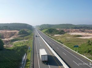 Top! Segini BBM yang Bisa Dihemat Mobil Lewat Tol Trans Sumatera