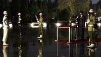 Jokowi menyatakan penghormatan tertinggi bagi 10.190 pahlawan yang telah mengabdi dan mengorbankan jiwa raga untuk membela Tanah Air dan meneruskan perjuangan.