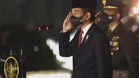 Jokowi juga memberikan penghormatan kepada para pahlawan yang tak dikenal, baik nama maupun tempatnya, dari seluruh pelosok Indonesia.