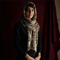 Ketika namanya menjadi populer, Niloofar juga mendapat ancaman dari rekan-rekan pria seprofesinya. Mulai dari penghinaan hingga ancaman pembunuhan datang dari pria-pria yang tidak suka profesinya sebagai pilot karena mereka percaya bahwa seorang wanita sebaiknya di rumah saja. Ancaman yang datang membuat Niloofar harus membawa senjata api setiap hari sebagai bentuk perlindungan diri. Ia juga tidak pernah meninggalkan pangkalan udaranya menggunakan seragam agar tak menjadi target. Foto: Dok. Facebook Niloofar Rahmani