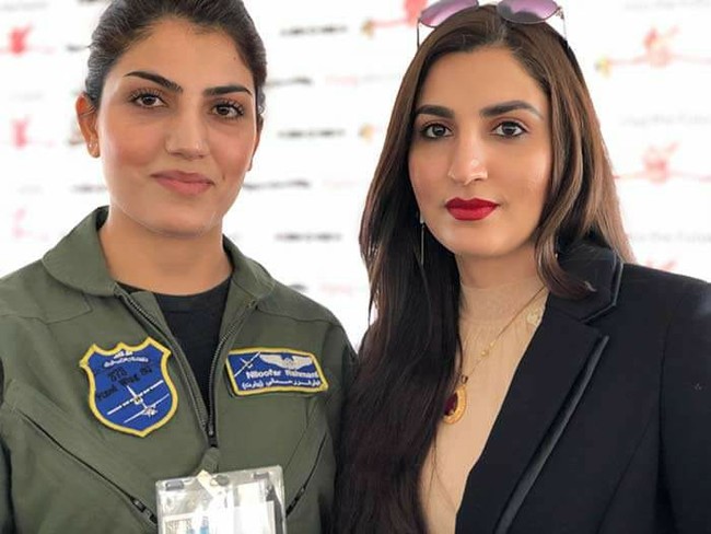 Niloofar Rahmani meminta suaka atau perlindungan pemerintah Amerika Serikat karena diancam mati oleh Taliban.  “Taliban mulai mengancam diriku dan keluargaku dengan mengatakan aku bukanlah wanita muslim yang baik, aku sudah melupakan budaya muslim dan aku pantas dibunuh,” katanya dalam wawancara dengan Fox13. Foto: Dok. Facebook Niloofar Rahmani