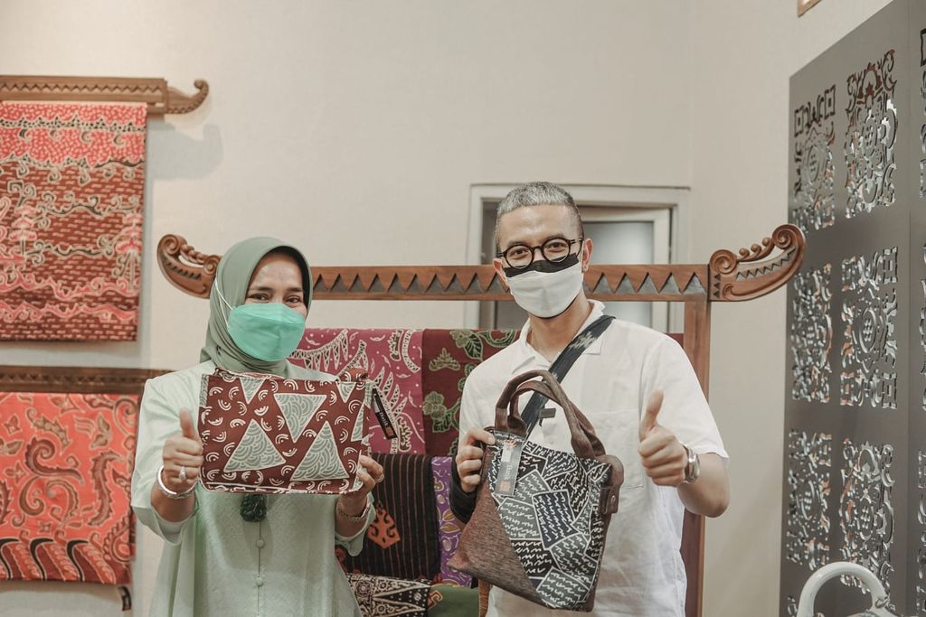 Pelatihan Didiet Maulana untuk Perajin Lampung