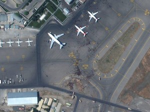 Mundur dari Afghanistan, AS Ingatkan Ancaman ke Bandara Kabul Masih Nyata
