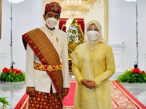 Anne Avantie Ungkap Pesan di Balik Baju Lampung Jokowi di HUT Ke-76 RI