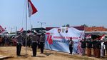 Saat Nelayan Ikut Upacara Bendera dari Atas Kapal