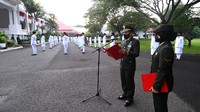 Paskibraka 2021 yang anggotanya berasal dari perwakilan masing-masing provinsi di Indonesia sebelumnya telah dikukuhkan oleh Presiden Jokowi pada Kamis, 12 Agustus 2021, di halaman Istana Merdeka, Jakarta.