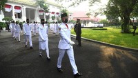 Sebanyak 68 pemuda telah mengucapkan Ikrar Putra Indonesia dan siap untuk menjalankan tugasnya pagi ini.