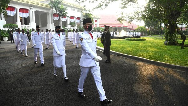 Ini Potret Tim Indonesia Tangguh yang Kibarkan Merah Putih di Istana
