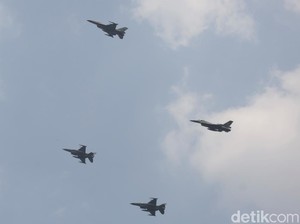 Melihat Atraksi Pesawat Tempur TNI AU di Perayaan HUT RI