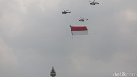 Kehadiran bendera Merah Putih raksasa itu sebagian bagian dari perayaan Hari Kemerdekaan Indonesia.  