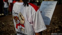 Upacara ini pun berlangsung dengan khidmat dengan durasi 1 jam. Semangat anak-anak ini pun patut diapreasi untuk memeriahkan Dirgahayu Republik Indonesia.