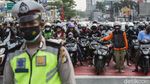 Potret Sikap Sempurna Pejalan di Depok Jelang Detik-detik Proklamasi