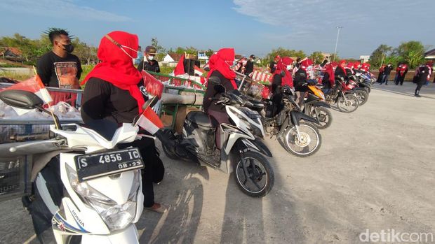 upacara penjual sayur di lamongan