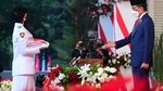 Melihat Prosesi Penurunan Bendera Merah Putih di Istana Merdeka