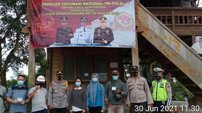 Vaksinasi Julong Group Indonesia