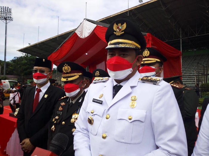 Walkot Bobby Nasution  Usai Upacara di Medan
