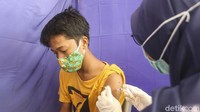 Hingga 17 Januari 2021 Bupati Kepulauan Seribu Junaedi mengatakan sebanyak 19 ribu warga dari 22 ribu telah divaksin COVID-19.