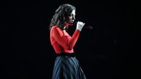 Lagu itu berjudul Mood Ring yang dia keluarkan kemarin, 17 Agustus 2021. Foto: Getty Images/Phil Walter