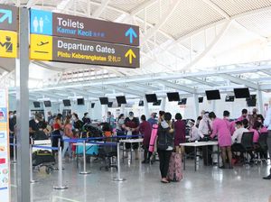 Ratusan Warga Australia Tinggalkan Bali dengan Pesawat Repatriasi