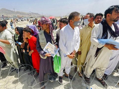 Warga terus memadati Bandara Kabul, Afghanistan. Mereka berniat meninggalkan negaranya.