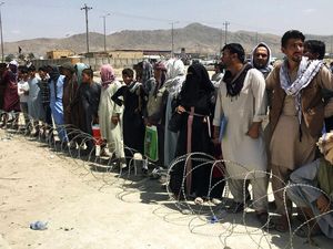 Militer Italia Sukses Evakuasi 85 Warga Afghanistan dari Kabul