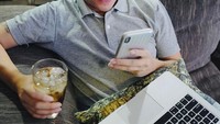 Mengenal sosok Gading Marten, ia tidak hanya bergelut di dunia entertainment. Gading juga memiliki beberapa bisnis, salah satunya bisnis kopi bernama Kopi Soo Soo. Foto: Instagram @gadingmarten