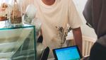 Gaya Ngopi Gading Marten, Pemeran Broto di Film Selesai