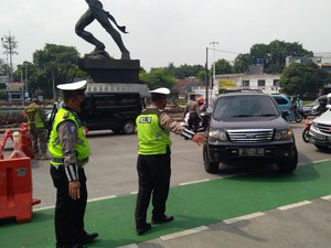 Polisi Kaji Opsi Denda Tilang Ganjil Genap Pekan Depan
