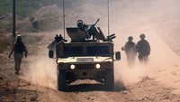 Humvee jadi kendaraan militer ringan andalan militer Amerika Serikat di banyak operasi yang mereka lakukan, mulai dari invasi Panama (1989), Perang Teluk, Somalia, dan diterjunkan ke Afganistan tak lama setelah serangan 9/11 di Amerika Serikat.  Getty Images/Scott Nelson