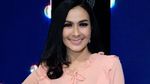Potret Iis Dahlia Manis dengan Kumis Tipis yang Dicibir Netizen