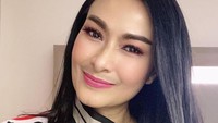 Iis Dahlia pernah mengatakan cicilan rumahnya sampai Rp 250 juta sebulan dengan jangka waktu yang pendek. (Foto: Instagram Iis Dahlia)