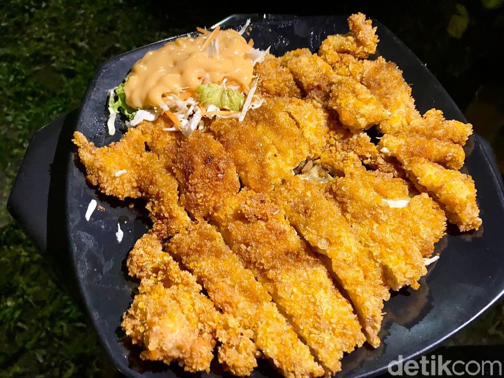 Jejepangan: Kriuk Gurih Chicken Katsu Jumbo dI Warung Tenda Jepang