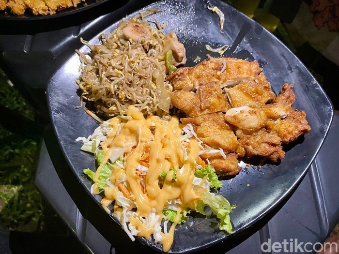 Jejepangan Jejepangan: Kriuk Gurih Chicken Katsu Jumbo dI Warung Tenda Jepang