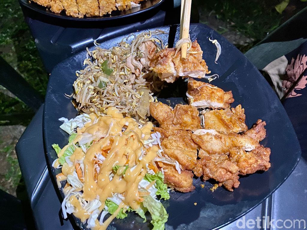 Jejepangan: Kriuk Gurih Chicken Katsu Jumbo dI Warung Tenda Jepang