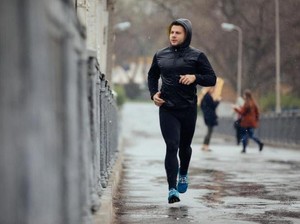 Jogging Saat Hujan, Aman Nggak Sih?