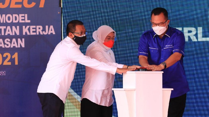 Kemenaker RI Dr.Hj Ida Fauziyah Ms.i