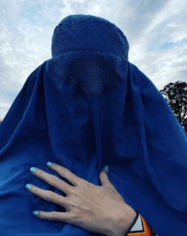 Aku belum membaca berita saat mengunggahnya, jadi itu adalah waktu yang tidak tepat (terima kasih telah mengingatkan hal itu padaku), kata Lily Cole. Ibu satu anak itu menyimpan permintaan maafnya dalam highlight Instagram berjudul My mistake ❤️”. Foto: dok. Instagram lilycole