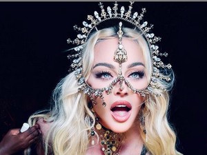 Madonna Pakai Karya Rinaldy Yunardi, Jadi Hadiah Ulang Tahun untuk Indonesia