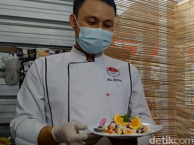 Berhenti Bekerja di Hotel, Chef Ini Sukses Buka Resto di Rumah