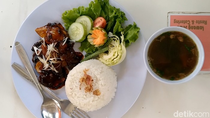 Karena Pandemi Chef Ini Berhenti Bekerja di Hotel dan Buka Resto di Rumah