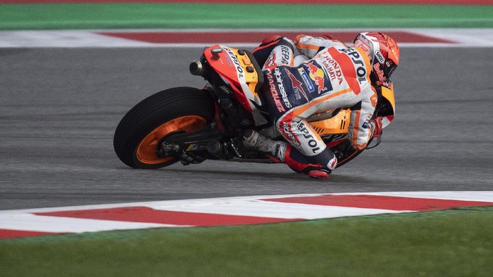 SPIELBERG, AUSTRIA - AUGUST 13: Marc Marquez of Spain and Repsol Honda Team rounds the bend during the MotoGP of Austria - Free Practice at Red Bull Ring on August 13, 2021 in Spielberg, Austria. (Photo by Mirco Lazzari gp/Getty Images)