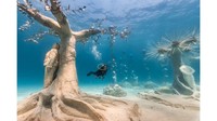 Proyek ini tidak merusak kehidupan air laut. Setiap patung yang diturunkan ke bawah permukaan dengan crane, dibuat dengan bahan pH netral yang menarik kehidupan laut dan ditempatkan pada kedalaman yang berbeda. Jadi, instalasi ini nanti akan diperkaya secara alami oleh keanekaragaman hayati di area tersebut.