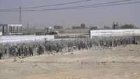 Para pengungsi ini merupakan para tahanan yang dibebaskan Taliban serta para pasien yang mencai pengobatan.
