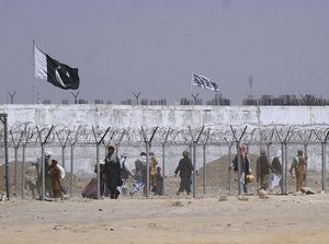 Terkini! Momen Warga Afghanistan Lintasi Perbatasan Chaman